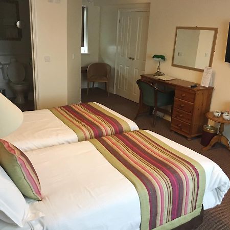 The Tally Ho Hotel - B&B 비세스터 외부 사진